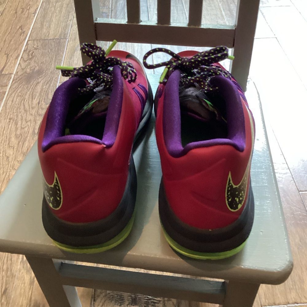 low cut lebron shoes